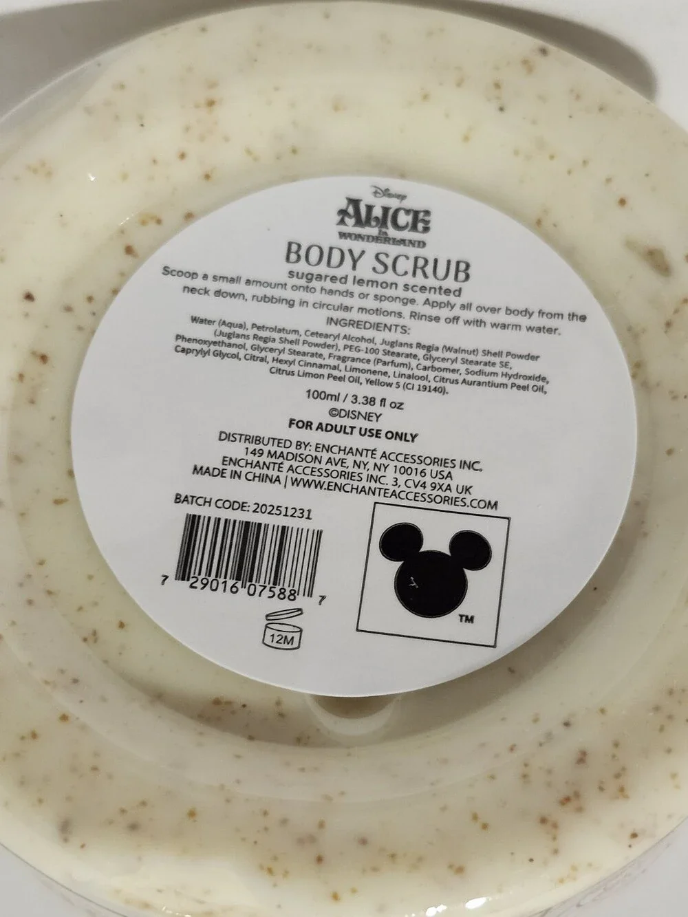 Disney Alice in Wonderland The White Rabbit Lip Gloss & Body Scrub